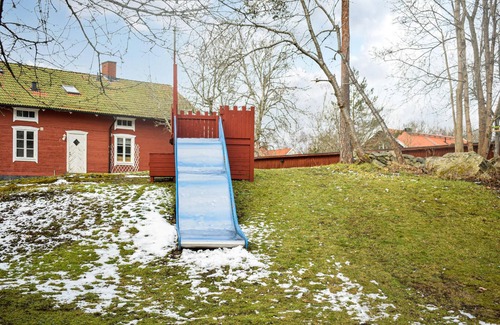 Orrefors House | Nice home in Orrefors with jacuzzi