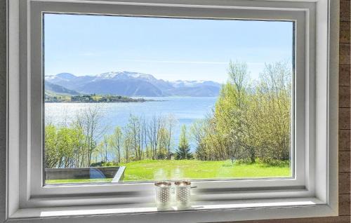 Ulstein Municipality House | Nice Home In Ørsta With Sauna