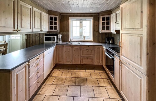 Hafjell House | Nice home in øyer with sauna