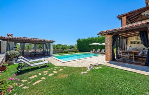 Filipini House | Nice Home In Porec With Kitchen