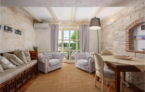 Filipini House | Nice Home In Porec With Kitchen