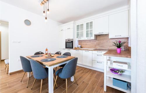 Puljane House | Nice Home In Puljane With Wifi