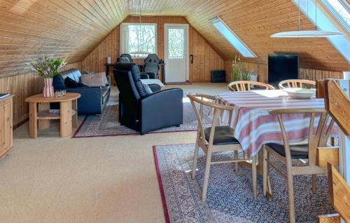 Ronbjerg House | Nice Home In Roslev With Wifi