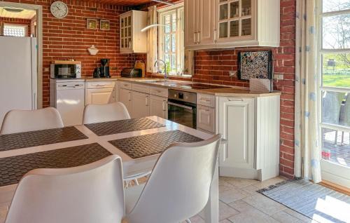 Ronbjerg House | Nice Home In Roslev With Wifi