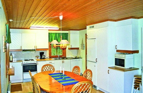 Slakmore Strand House | Nice home in Slakmöre with sauna