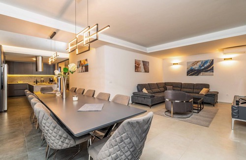 Sreser House | Nice home in Sreser with sauna