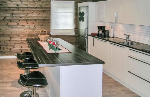 Sykkylven House | Nice home in Straumgjerde with WiFi