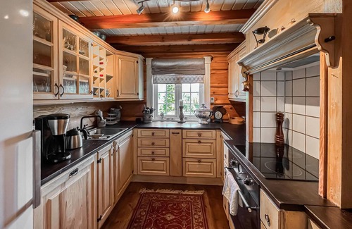 Svingvoll House | Nice home in Svingvoll