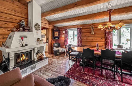 Svingvoll House | Nice home in Svingvoll