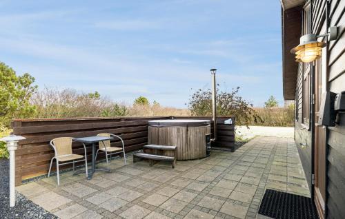 Skaven Strand House | Nice Home In Tarm With Wifi