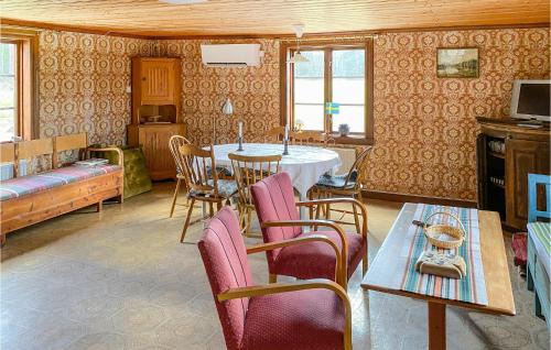 Vimmerby Municipality House | Nice Home In Tjurstorp With Kitchen