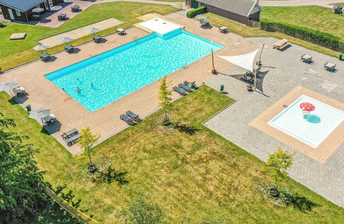 Zorgvlied House | Nice home in Zorgvlied with WiFi