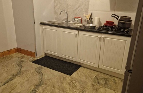 Glasgow House | Nice House in a Quite Neighbourhood Close to Parks and a Short Drive to Town