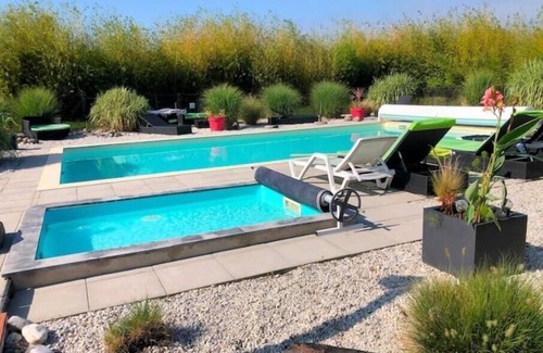 Bourran House | Nice house in Lot-et-Garonne with a terrace, swimming pool, and optional SPA.
