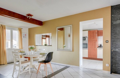 Capinghem House | Nice house w/ garden in Capinghem 15 min to Lille - Welkeys