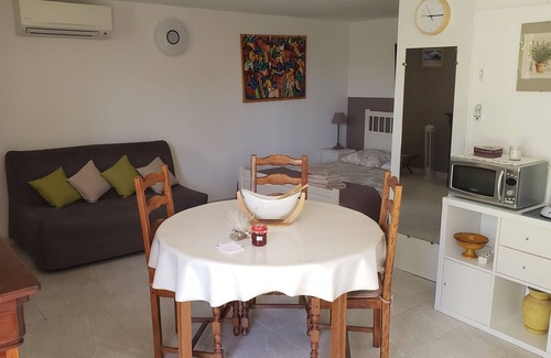 Saint-Henri Apartment | Nice independent studio on the ground floor of a villa in L'estaque Mourepiane.
