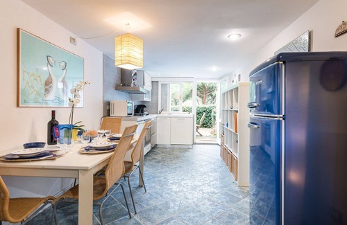 Castiglione della Pescaia Apartment | Nice apartment for 6 guests with pool, WIFI, TV, terrace and pets allowed