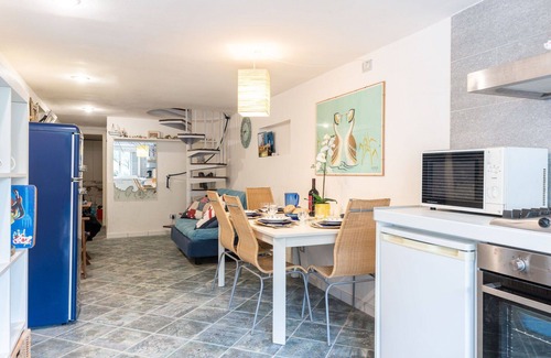 Castiglione della Pescaia Apartment | Nice apartment for 6 guests with pool, WIFI, TV, terrace and pets allowed