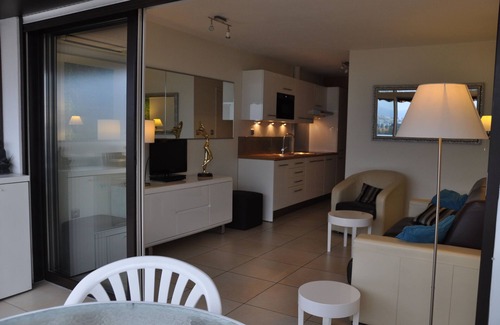 Lazaret Apartment | Nice Mont Boron - Port. Cosy 2-room apartment with sea view, pool and closed garage