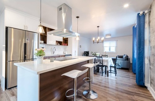 McMasterville Apartment | Nice River & Mountain View+4 Beds+Free parking