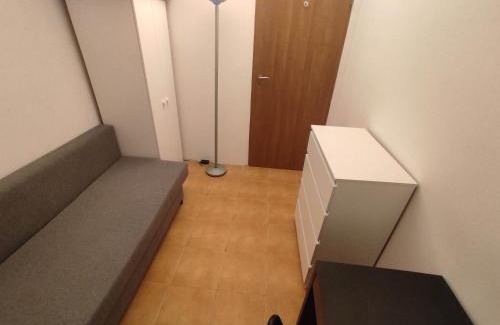 Nowa Praga Other | Nice room with 2 shared bathrooms ,WC , 2km to old town -100m from Metro Szwedzka