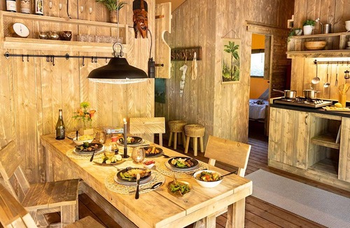 Mol House | Nice tent lodge with bathroom, near a lake