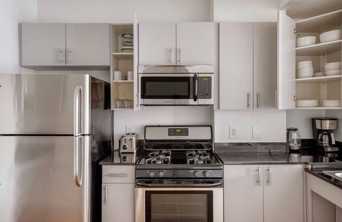 Cardozo Apartment | Nice U Street 1BR w/Concierge & W/D, nr Nightlife, by Blueground