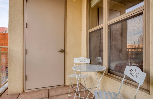Cardozo Apartment | Nice U Street 1BR w/Concierge & W/D, nr Nightlife, by Blueground