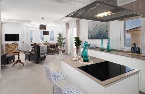 Manilva Villa | Nice villa with exceptional view to the sea!