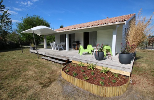 Sanguinet House | Nice wooden house on a large lot, near the lake and downtown