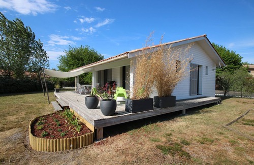 Sanguinet House | Nice wooden house on a large lot, near the lake and downtown
