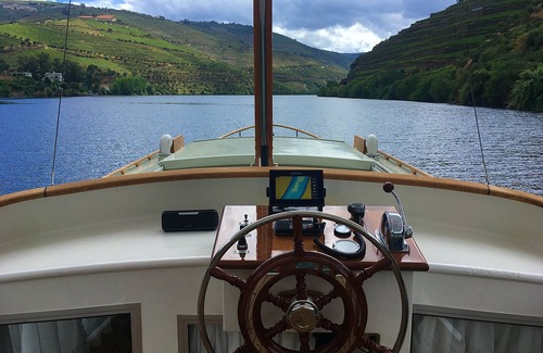 Pinhao Boat Rental | Night Experience on a Yacht in the Heart of the Douro Valley