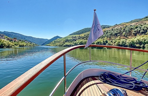 Pinhao Boat Rental | Night Experience on a Yacht in the Heart of the Douro Valley