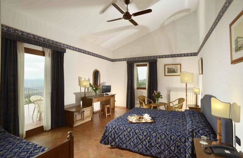San Donato in Fronzano Bed & Breakfast | Nightingale Farm room for up to 3 people