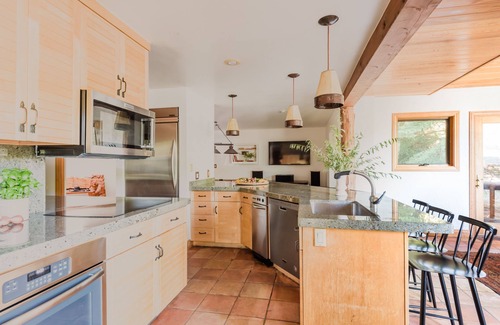 Deer Valley Cabin | Nightstar by AvantStay | Charming Rustic Cabin w/Large Balcony & Sauna