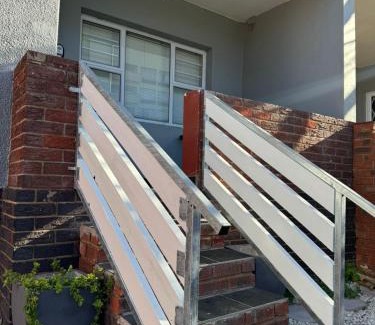 Humewood Apartment | Nikki's On Windermere