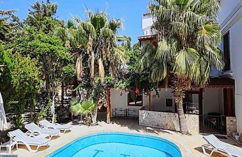 Kalkan Apartment | Nillys Apart,Pub,Pool,10min walking to sea,free wifi