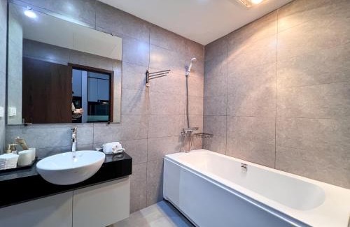 Cong Vi Apartment | NINE HOUSING 49 Linh Lang