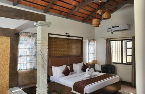 Electronics City Resort | Nirantara Resort & Spa