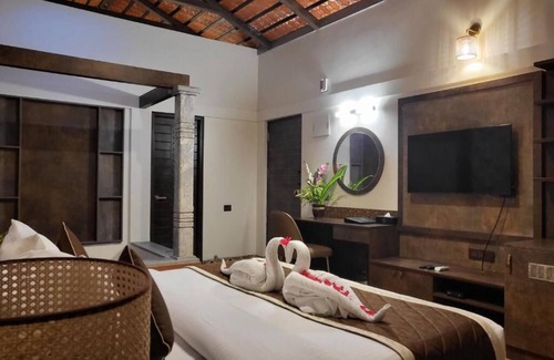 Electronics City Resort | Nirantara Resort & Spa