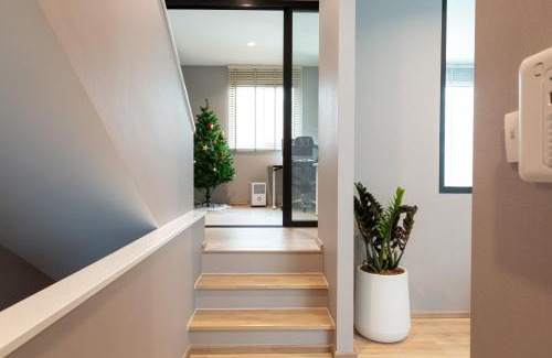 Lat Phrao House | Nirvana Define Luxury Townhome Ekkamai Ramintra