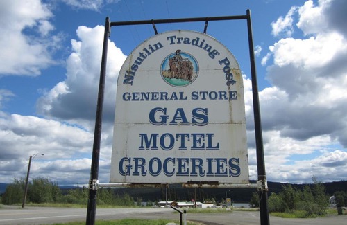 Teslin Hotel | Nisutlin Trading Post Motel