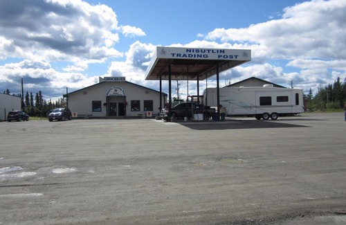 Teslin Hotel | Nisutlin Trading Post Motel