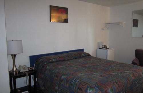 Teslin Hotel | Nisutlin Trading Post Motel