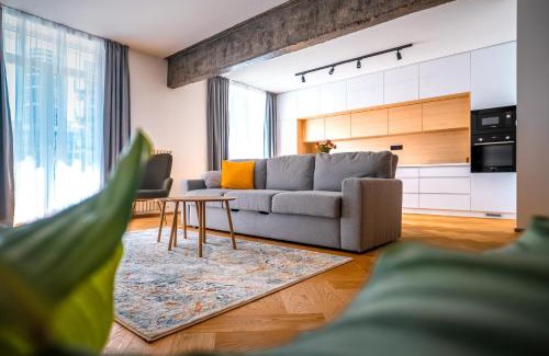 Nivy Apartment | Nivy Apartman WEEKEND FREE PARKING -1 min to Nivy Mall and Bus station