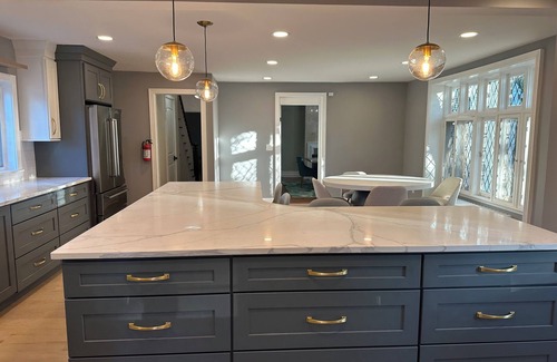 Orange House | NJ Suburban Retreat - Direct train to NYC - Train station half a mile walk!