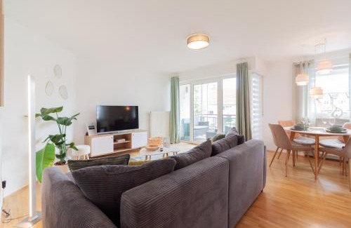 Bad Buchau Apartment | nJoy! Federsee Getaway - Central - Coffee - Balcony - perfect for business and travel