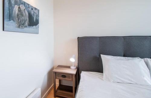 Whitehorse House | NN - Park View #1 - Downtown 2-bed 2-bath