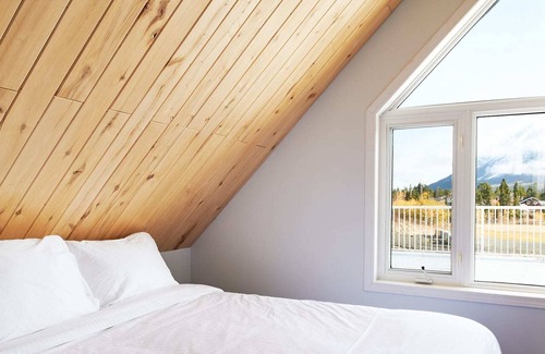 Carcross Apartment | NN - The Beach House, Carcross 3-bed 2-bath