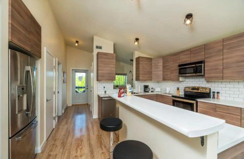 Whitehorse Apartment | NN - The Lavendar A - Whistlebend 2-bed 1-bath